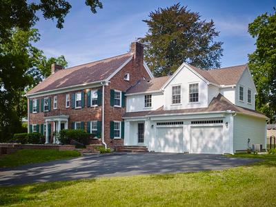 Tyler Court: Brick colonial addition